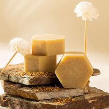 HT102. Mydło peelingujące