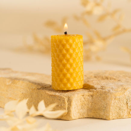 Świeca z węzy pszczelej